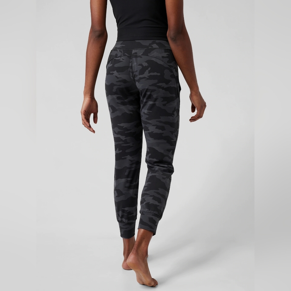 Athleta Salutation Camo Joggers, MP, Black, NWT - Picture 7 of 16